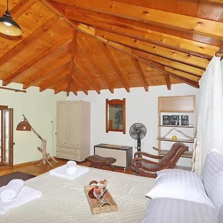 Holiday home Traditional Centre House
